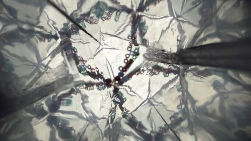 Blick durch ein selbstgebautes Kaleidoskop