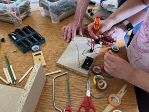 MINT Garage Freising Workshop Kinder Stromkreis