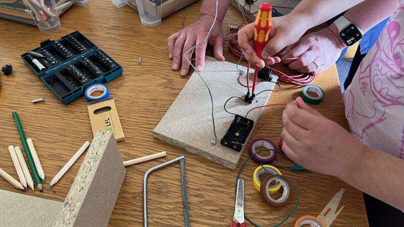 MINT Garage Freising Workshop Kinder Stromkreis